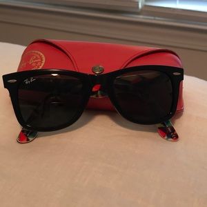 Ray-Ban Wayfarer- multi color inside